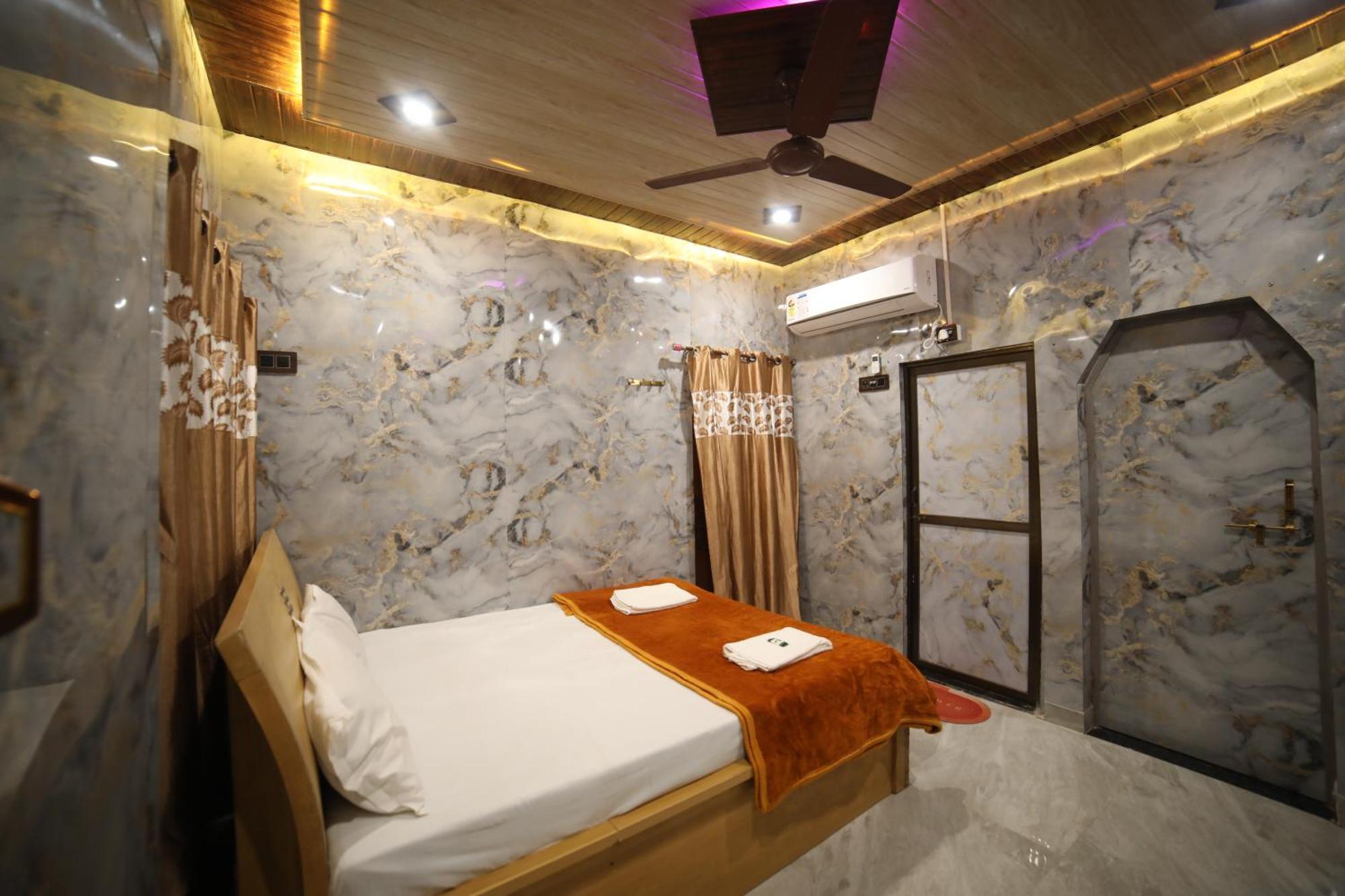 Maa Vishalakshi Homestay Varanasi